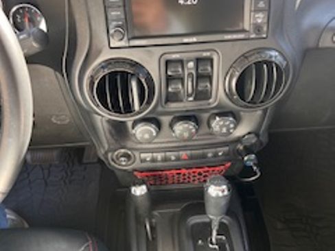 Used 2017 Jeep Wrangler Unlimited Rubicon image 23