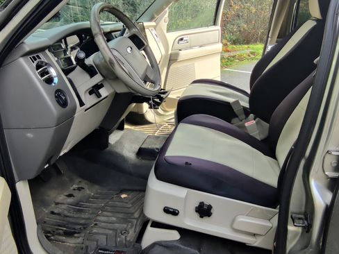 Used 2008 Ford Expedition XLT image 8