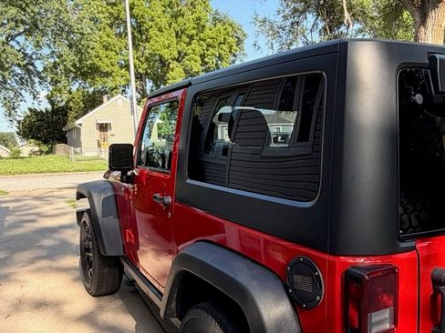 Used 2018 Jeep Wrangler Sport AWD/4WD image 5