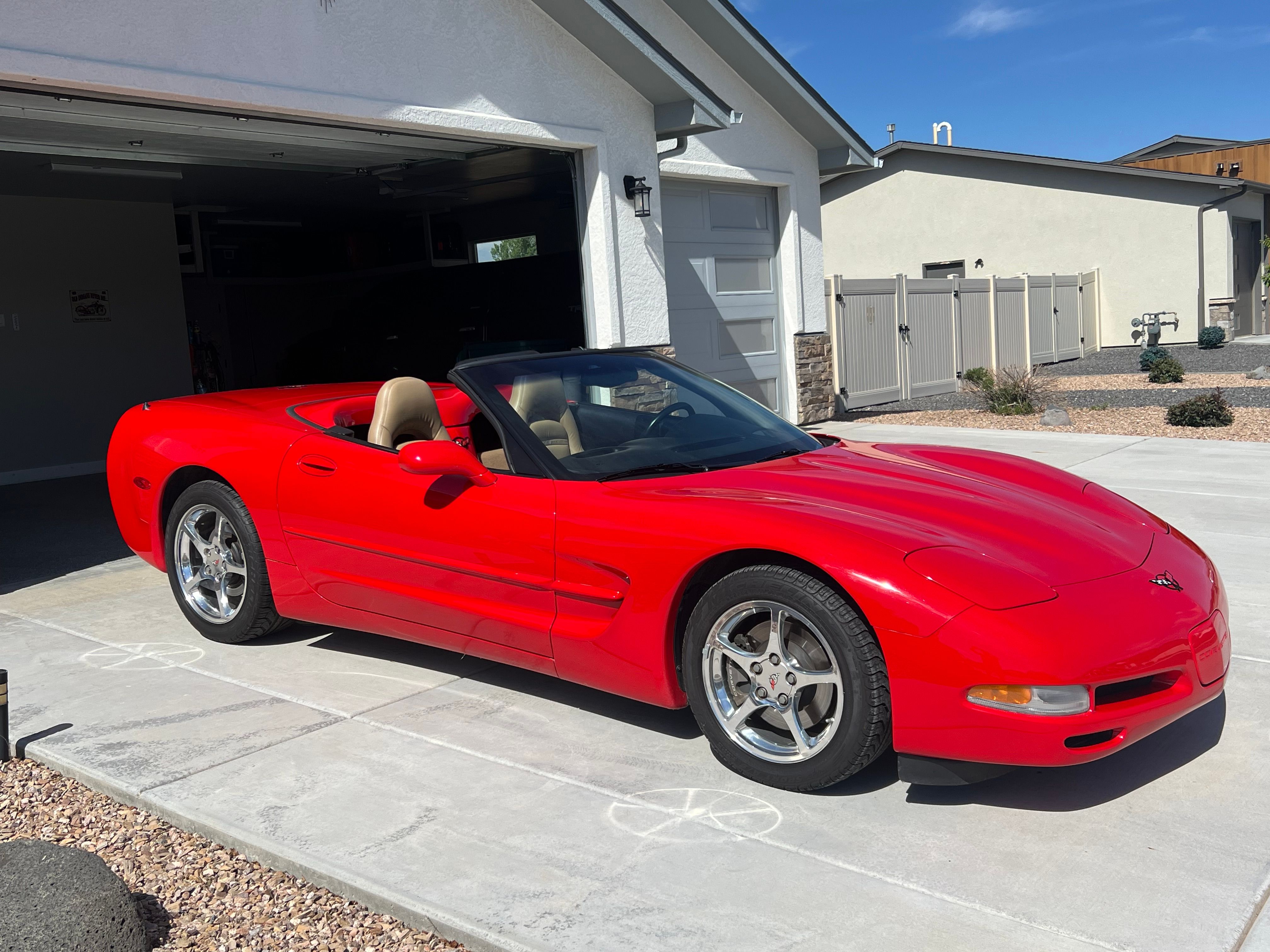 Used 2001 Chevrolet Corvette Convertible w/ Preferred Equipment Group2 RWD image 1