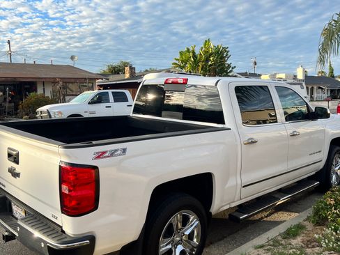 Used 2015 Chevrolet Silverado 1500 LTZ Z71 w/ LTZ Plus Package image 12