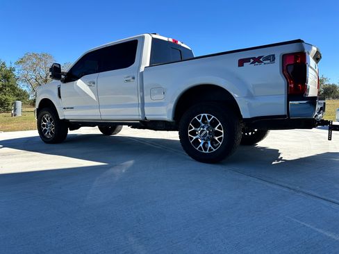 Used 2020 Ford F350 Lariat w/ Lariat Ultimate Package image 5