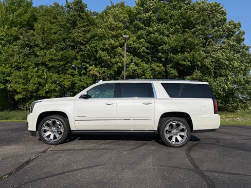 Used 2019 GMC Yukon XL Denali w/ Denali Ultimate Package AWD/4WD image 31