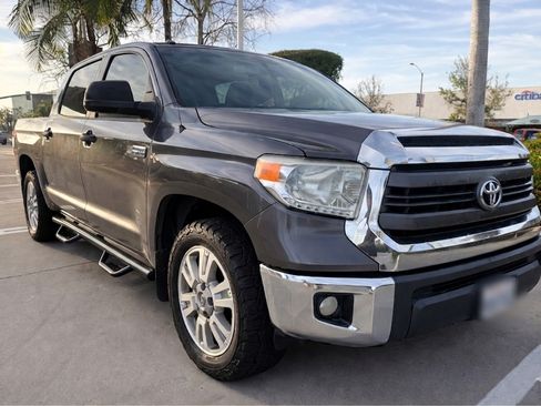 Used 2015 Toyota Tundra SR5 w/ SR5 Upgrade Package image 1