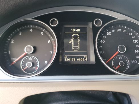 Used 2013 Volkswagen CC Sport FWD image 11