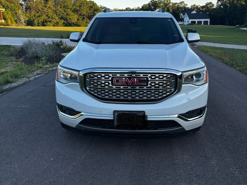 Used 2019 GMC Acadia Denali w/ Technology Package AWD/4WD image 5