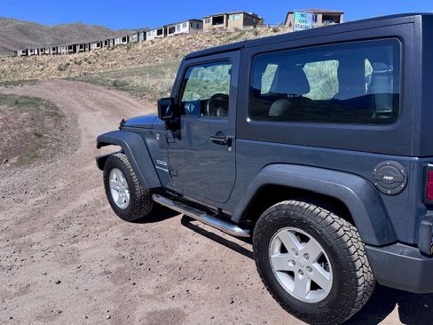 Used 2018 Jeep Wrangler Sport image 6