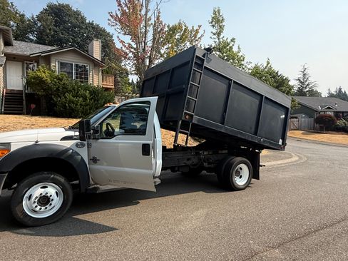 Used 2016 Ford F550 4x4 Regular Cab Super Duty image 12