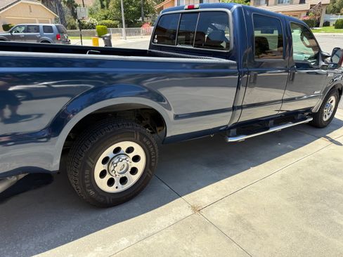 Used 2005 Ford F350 Lariat RWD image 2