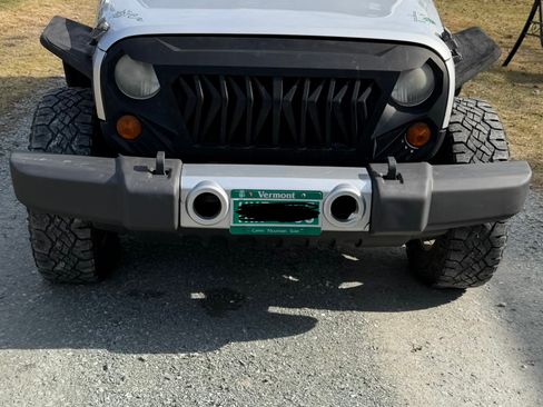 Used 2008 Jeep Wrangler Unlimited Sahara w/ Dual Top Group image 5