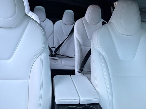 Used 2018 Tesla Model X 75D image 14