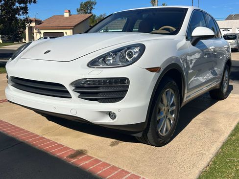 Used 2013 Porsche Cayenne S image 4