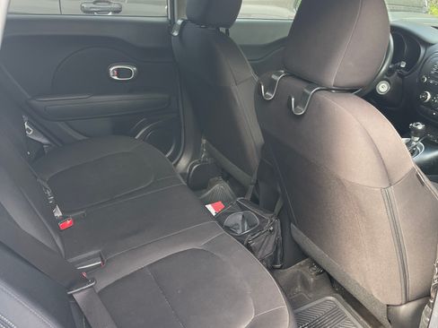 Used 2015 Kia Soul FWD image 4