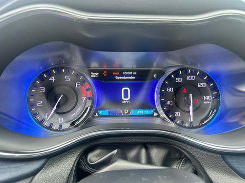 Used 2016 Chrysler 200 S w/ Navigation & Sound Group I image 32