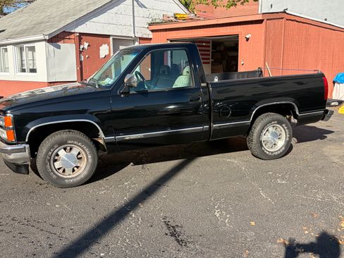 Used 1993 Chevrolet Silverado 1500 2WD Regular Cab image 2