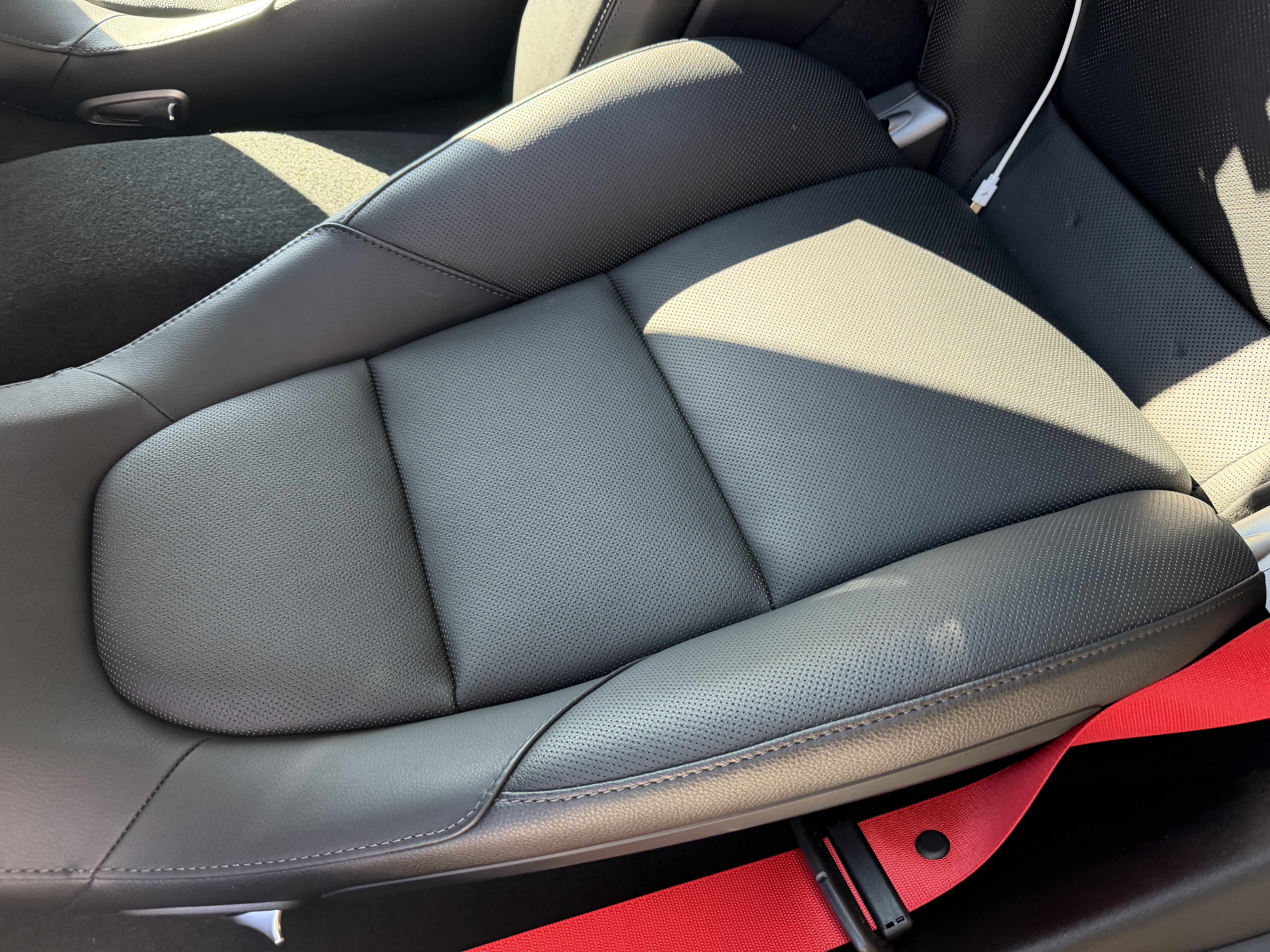 Used 2025 Porsche 718 Boxster S RWD image 17
