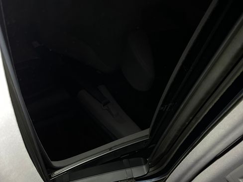 Used 2017 Honda Pilot Touring image 16