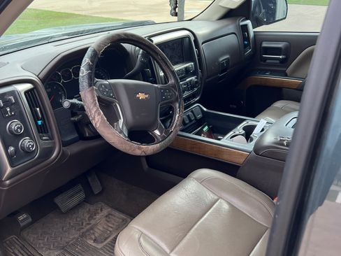 Used 2018 Chevrolet Silverado 1500 LTZ w/ Texas Edition image 13