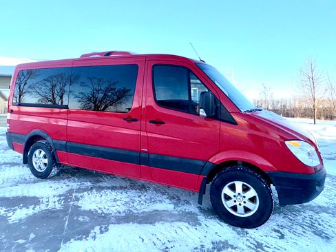 Used 2012 Mercedes-Benz Sprinter 2500 image 2