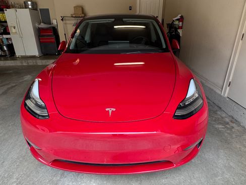 Used 2021 Tesla Model Y Long Range image 2