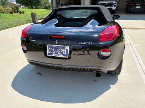 Used 2006 Pontiac Solstice Convertible w/ Premium Package RWD image 4