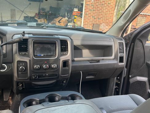 Used 2013 RAM 1500 Express image 19