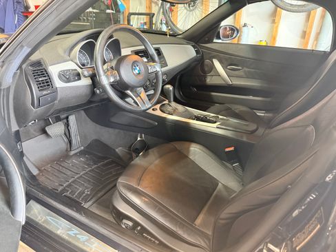 Used 2007 BMW Z4 3.0i image 8