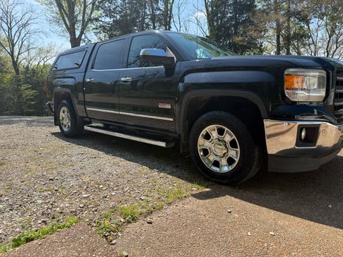 Used 2014 GMC Sierra 1500 SLT w/ All-Terrain Package AWD/4WD image 17