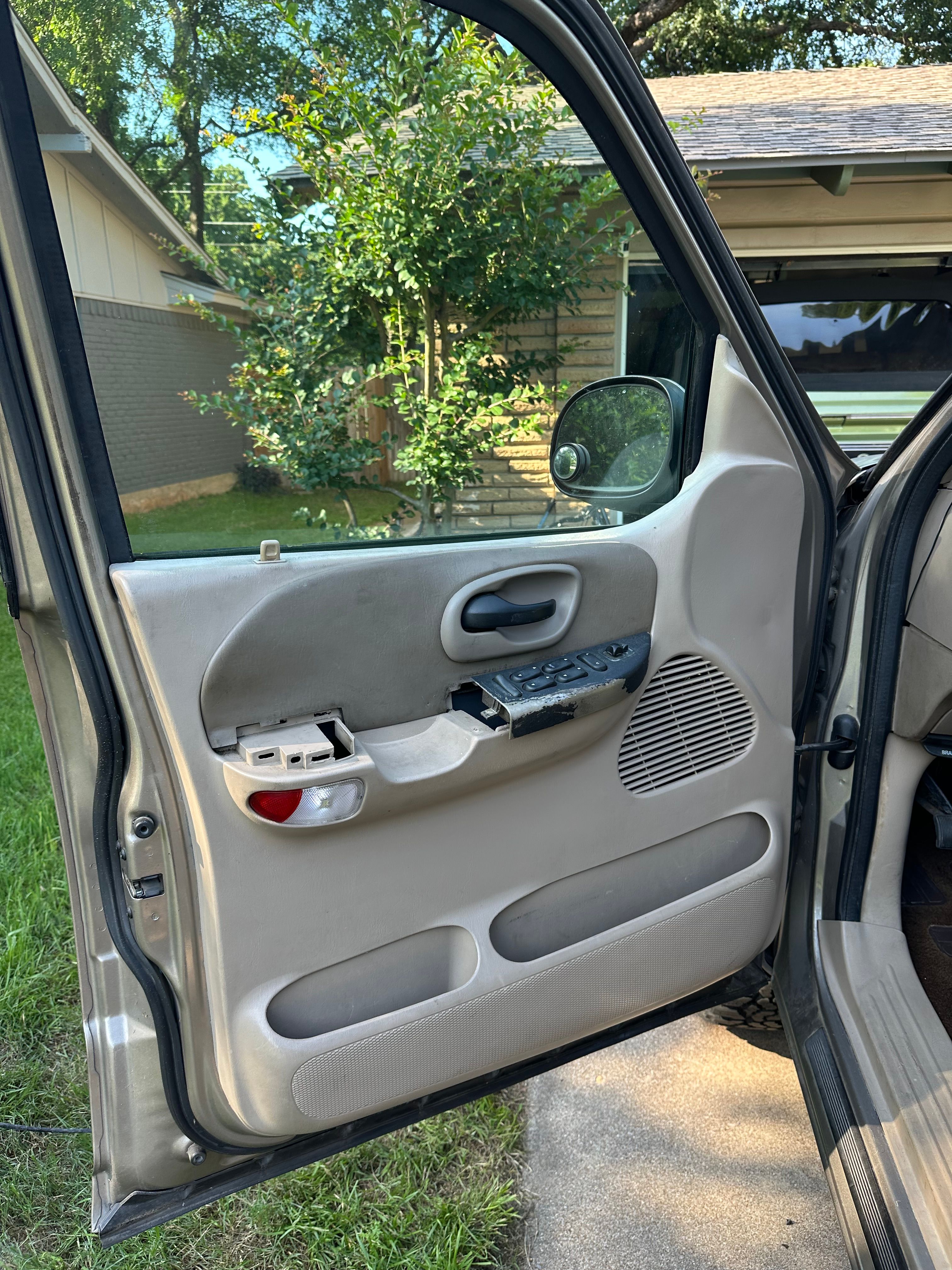 Used 2001 Ford F150 Lariat AWD/4WD image 15