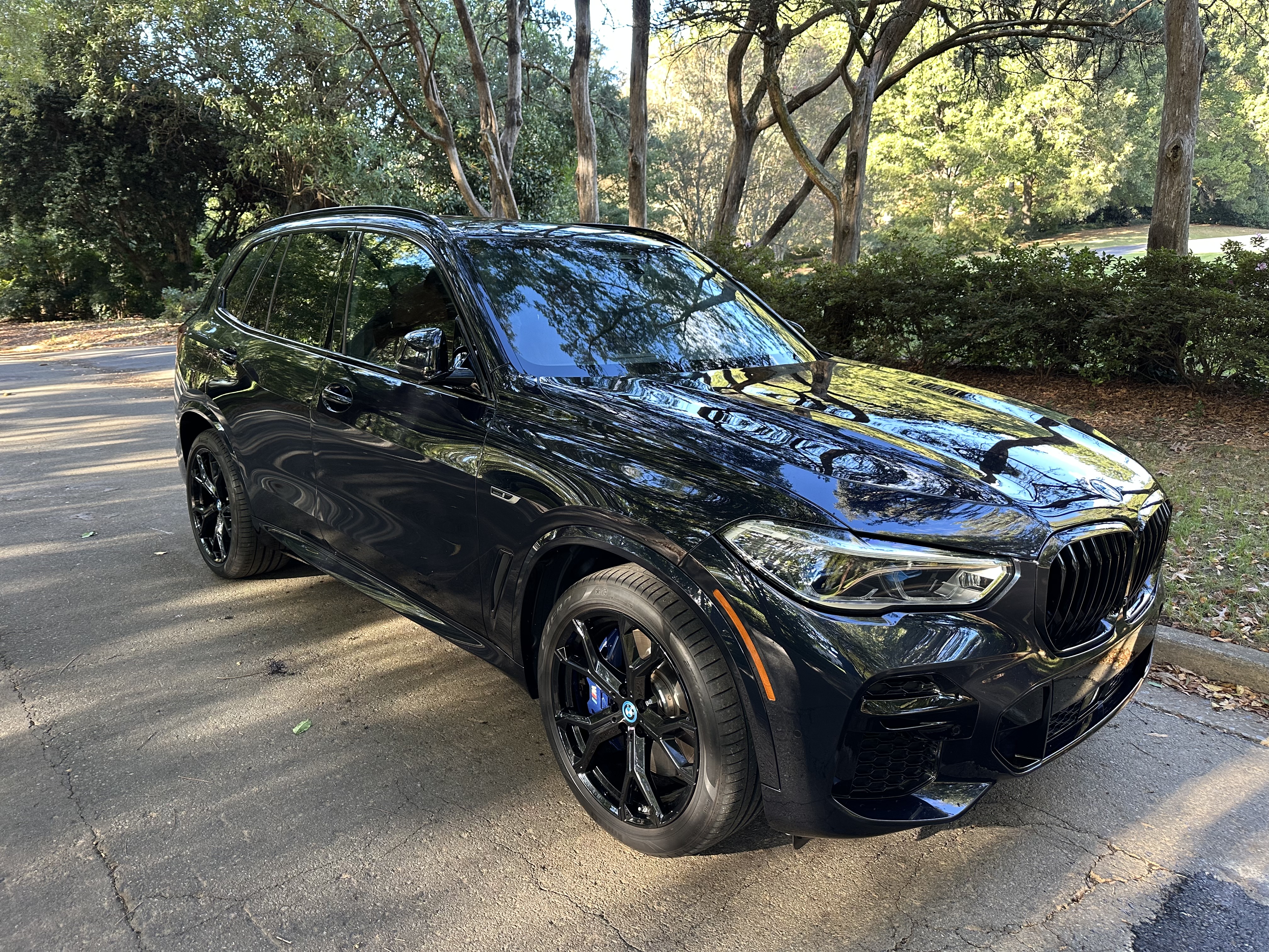 Used 2022 BMW X5 xDrive45e w/ M Sport Package AWD/4WD image 2