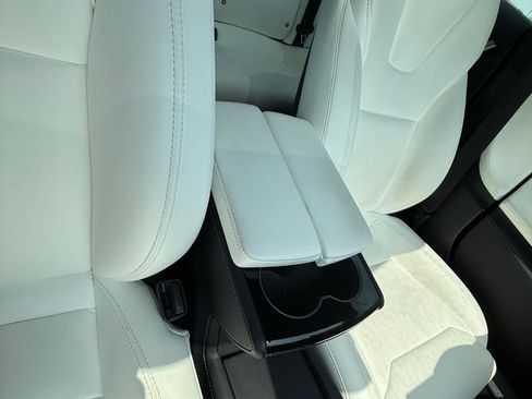 Used 2019 Tesla Model S Long Range image 8