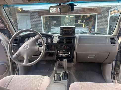 Used 2004 Toyota Tacoma 4x4 Double Cab image 11