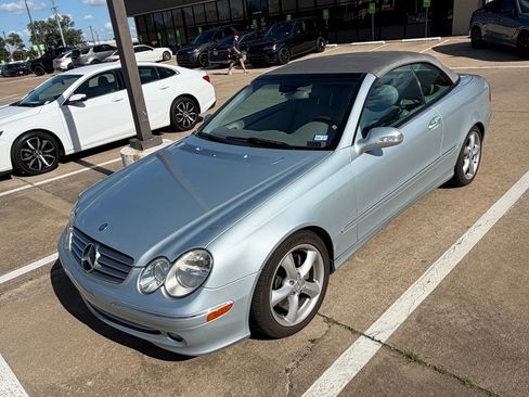 Used 2005 Mercedes-Benz CLK 320 Cabriolet image 9