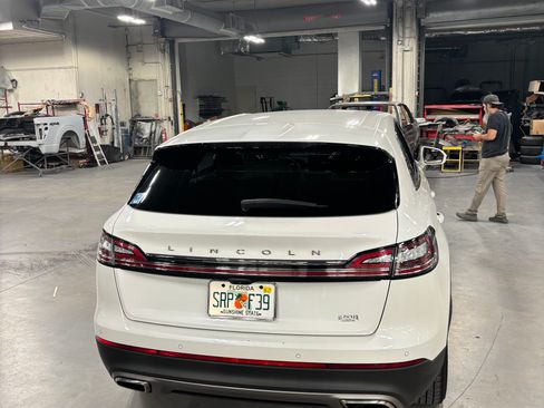 Used 2022 Lincoln Nautilus FWD image 11