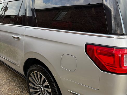 Used 2018 Lincoln Navigator L Reserve image 4