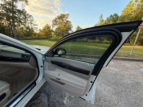 Used 2014 BMW 750i image 16
