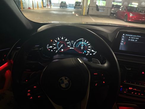 Used 2018 BMW 530e w/ Premium Package 2 image 15