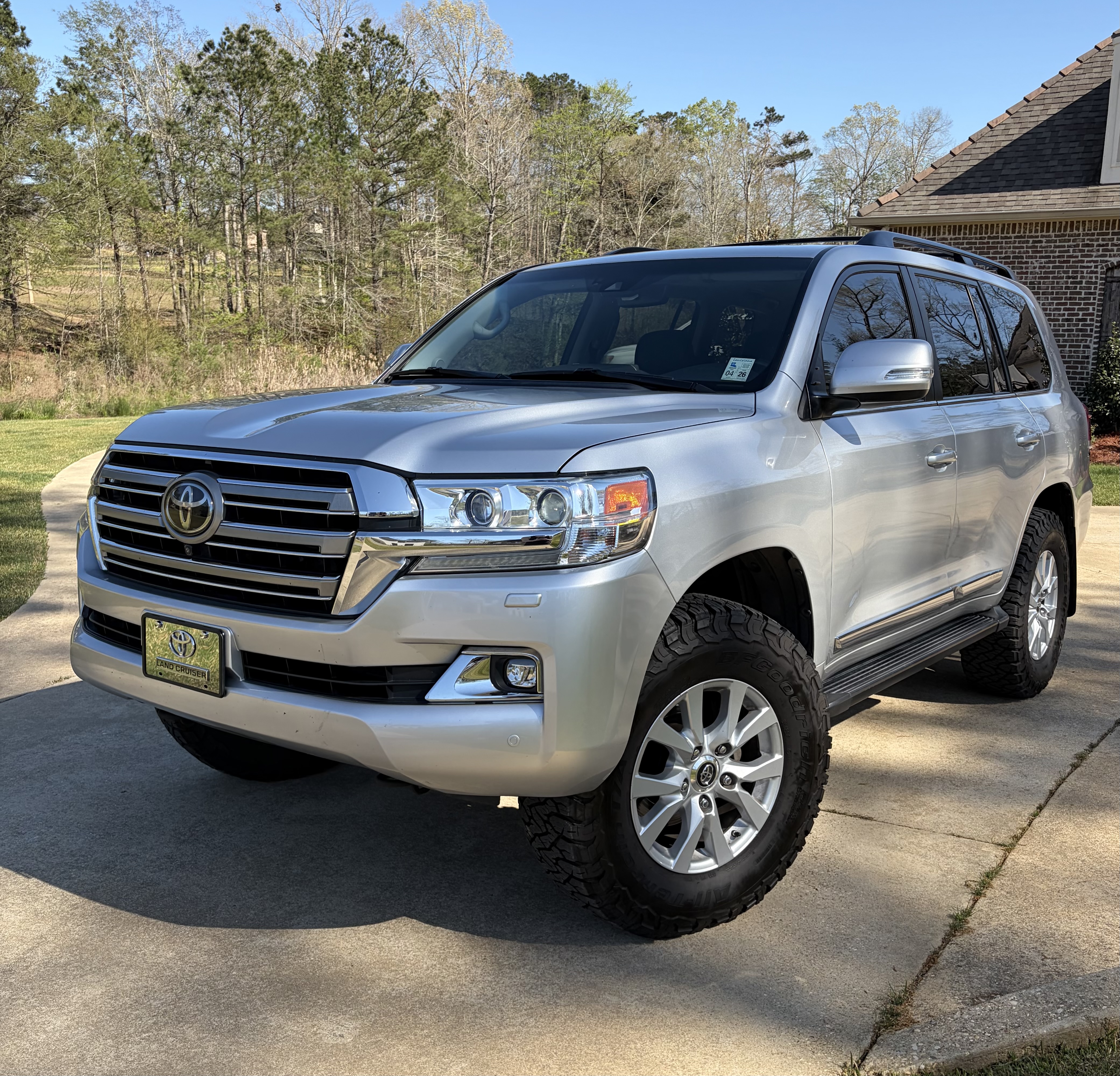 Used 2016 Toyota Land Cruiser AWD/4WD image 1