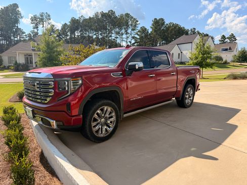 Used 2024 GMC Sierra 1500 Denali AWD/4WD image 2