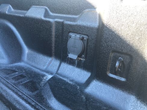 Used 2023 Chevrolet Colorado Z71 w/ Z71 Convenience Package 2 image 15