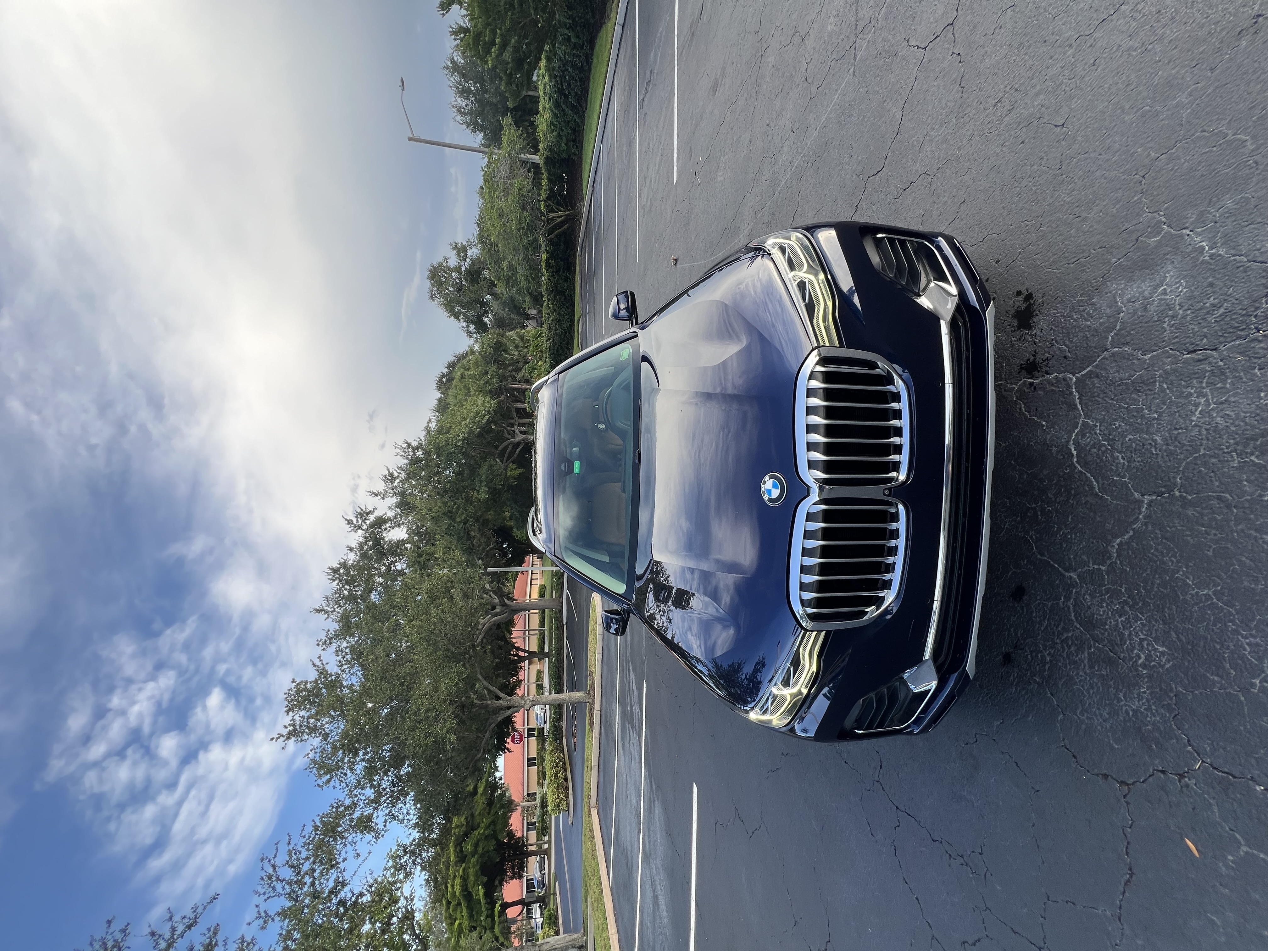 Used 2021 BMW X7 xDrive40i w/ Premium Package 2 AWD/4WD image 2