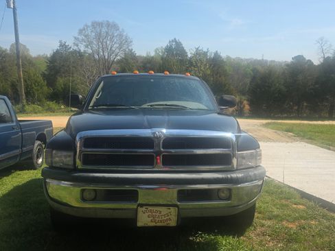 Used 2002 Dodge Ram 3500 Truck 2WD Quad Cab image 9