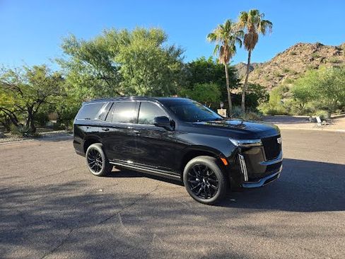 Used 2022 Cadillac Escalade Sport Platinum w/ LPO, ONYX Package image 10