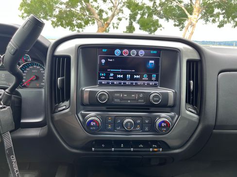 Used 2017 Chevrolet Silverado 1500 LT w/ All Star Edition AWD/4WD image 4