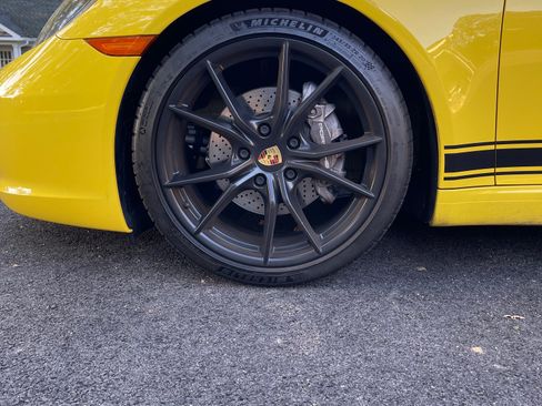 Used 2018 Porsche 911 Carrera image 16