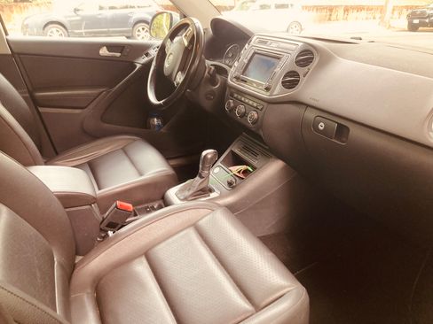 Used 2016 Volkswagen Tiguan SE FWD image 9