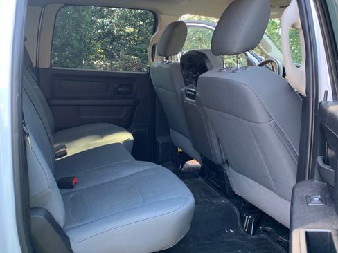 Used 2018 RAM 3500 Tradesman w/ Chrome Appearance Group AWD/4WD image 8