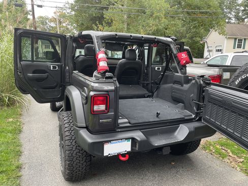 Used 2021 Jeep Wrangler Unlimited Sport image 13