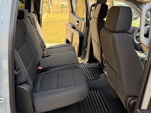 Used 2024 Chevrolet Silverado 1500 Custom image 11