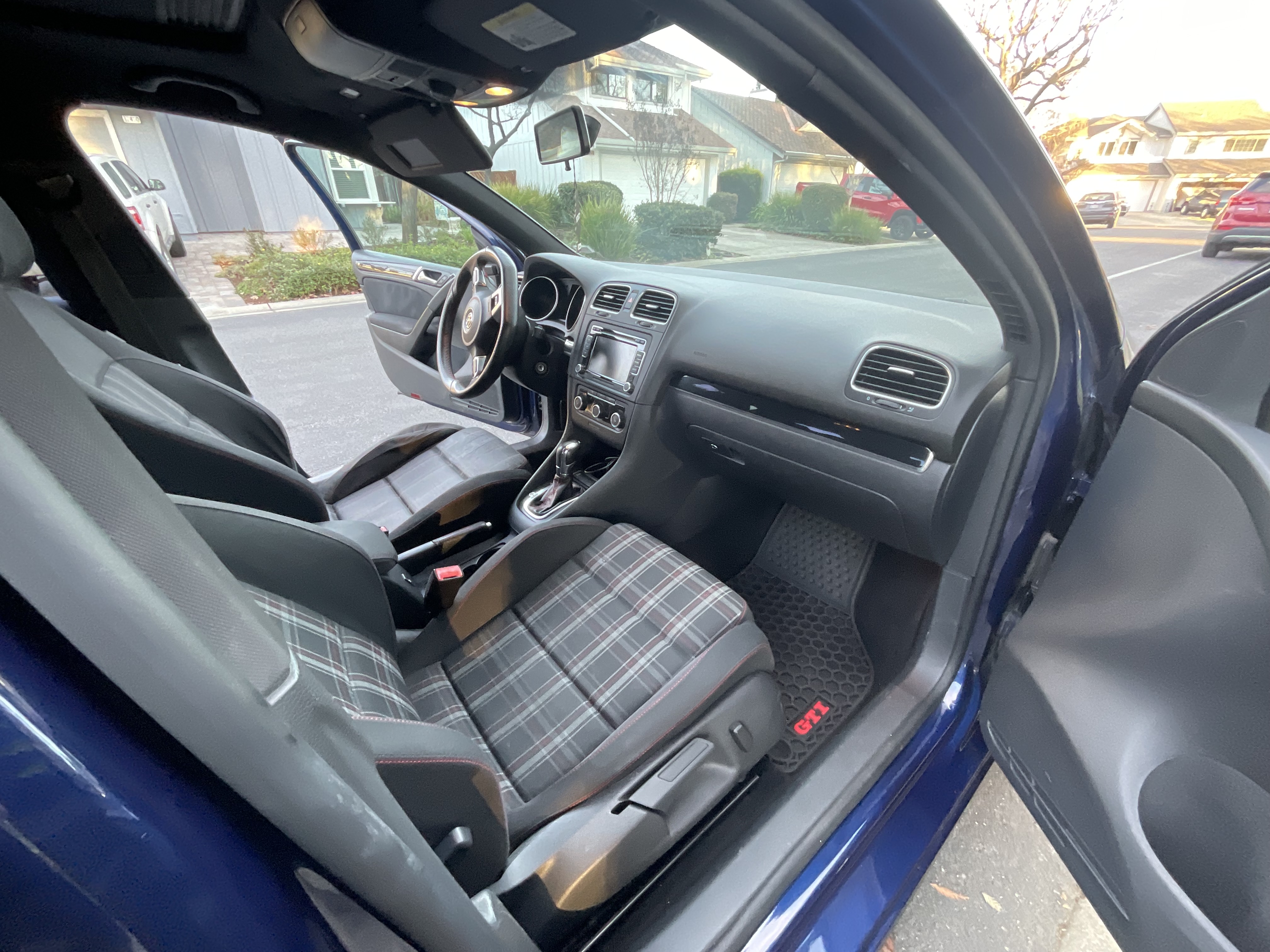Used 2012 Volkswagen GTI 4-Door FWD image 13